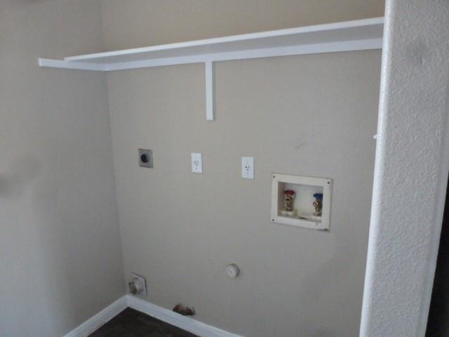 2867 Southampton Way #b Property Photo 4