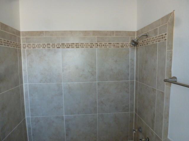 2867 Southampton Way #b Property Photo 6