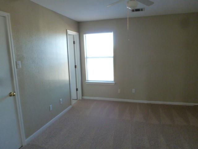 2867 Southampton Way #b Property Photo 7