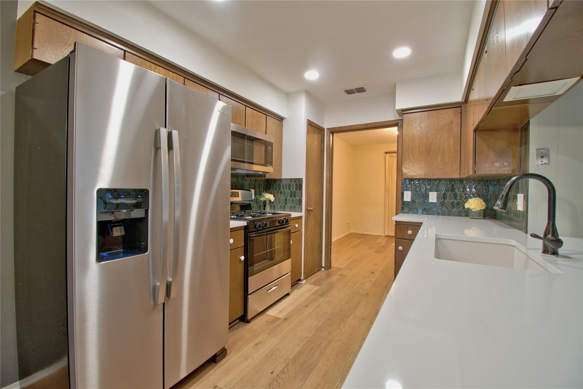 9202 Quail Meadow Dr Property Photo 8