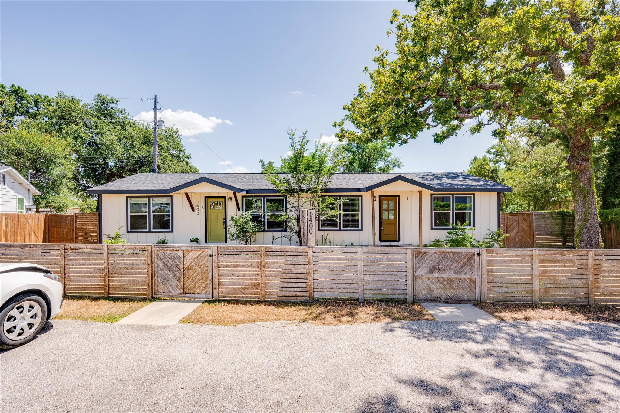 1400 Marcus Pl #b Property Photo 6