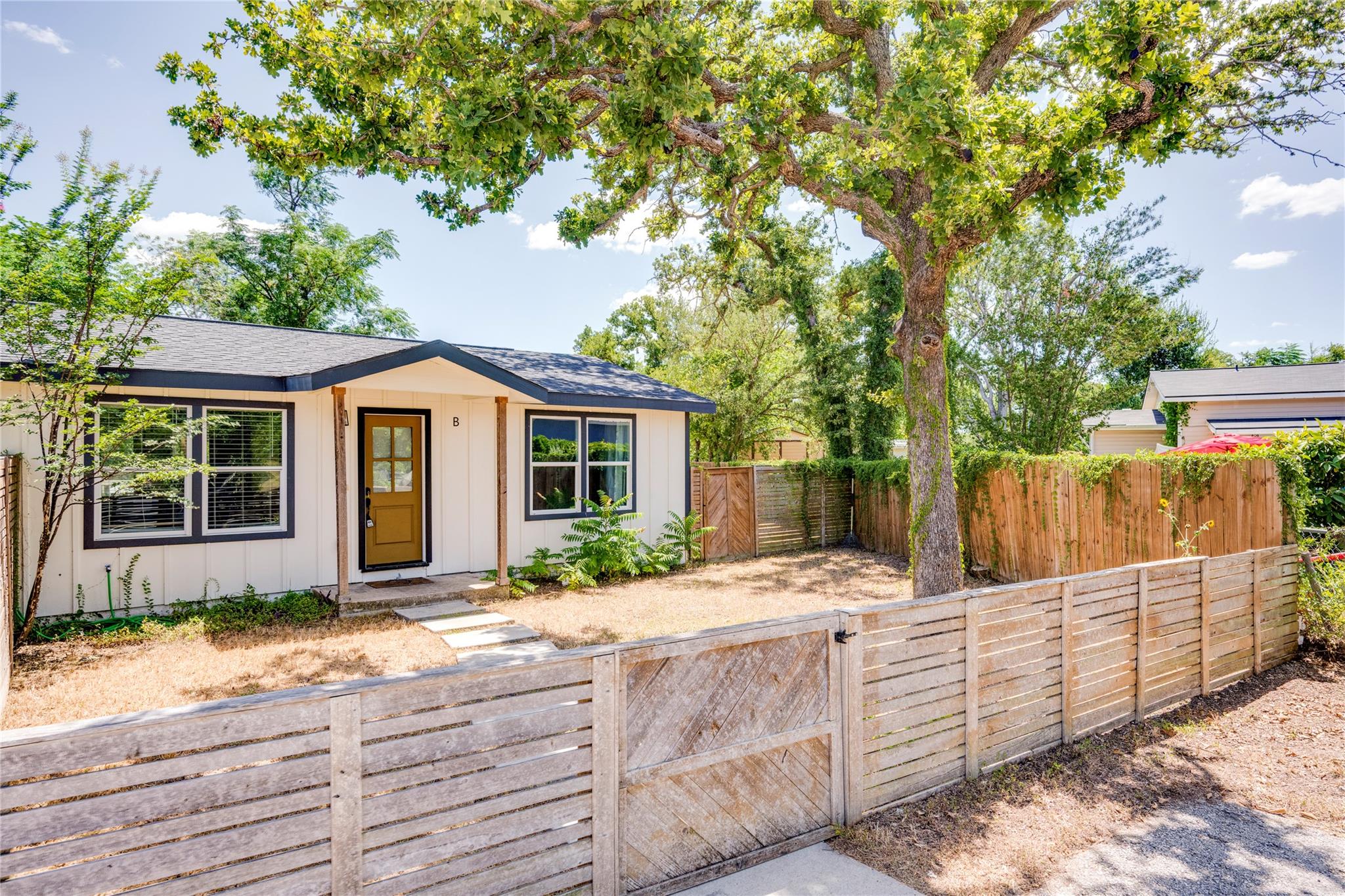 1400 Marcus Pl #b Property Photo 8