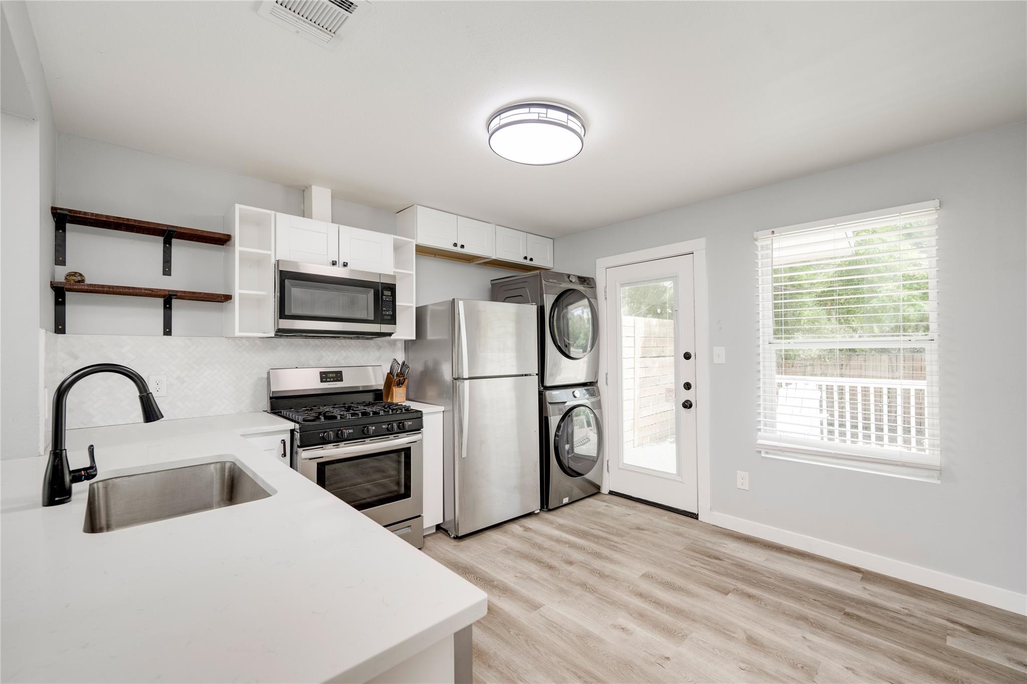 1400 Marcus Pl #b Property Photo 23