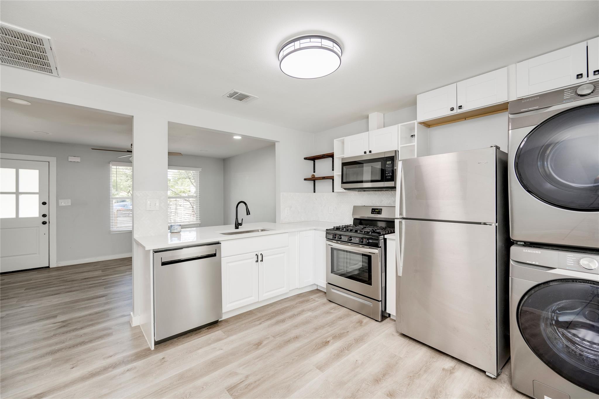 1400 Marcus Pl #b Property Photo 25