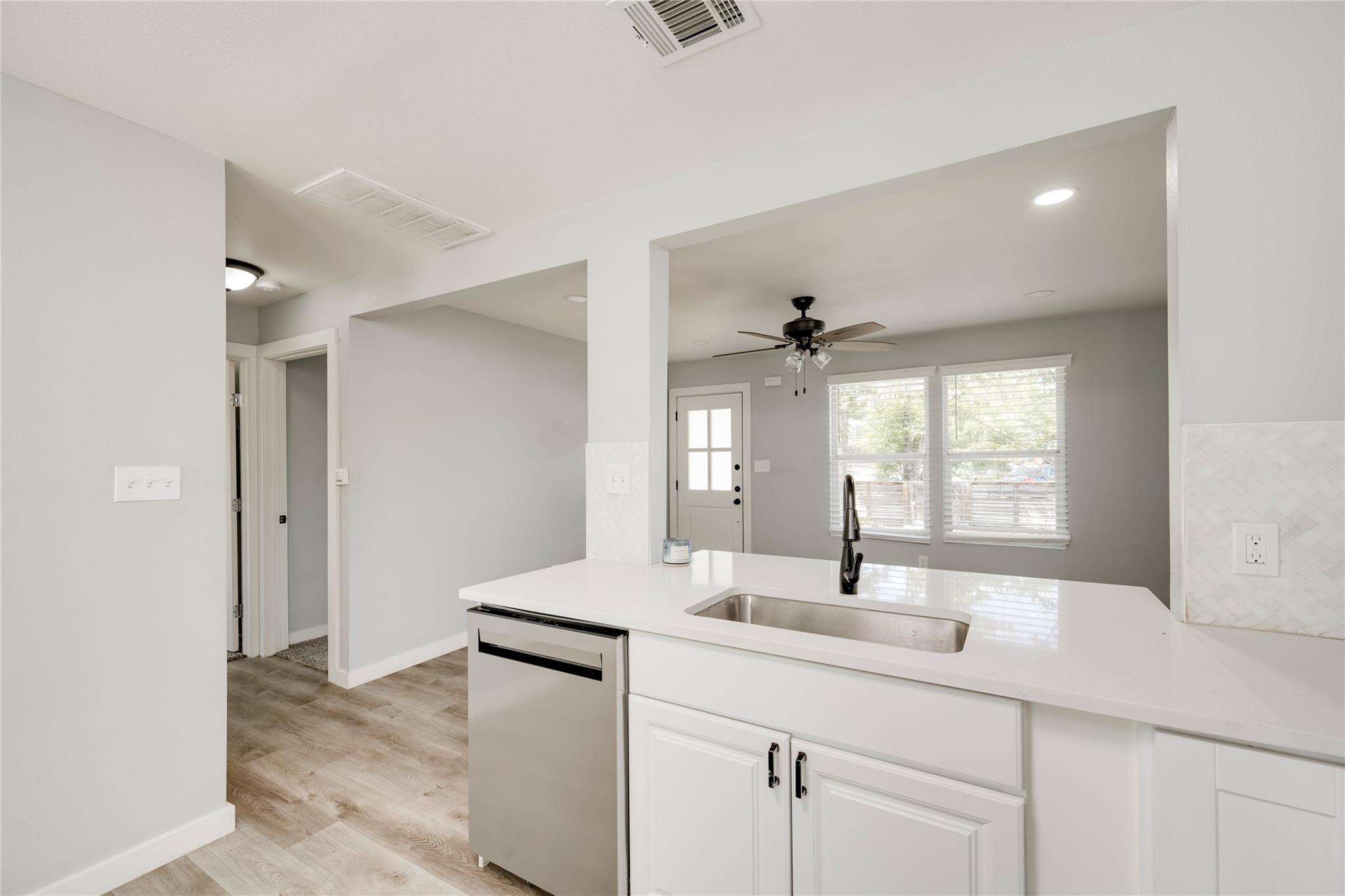 1400 Marcus Pl #b Property Photo 27