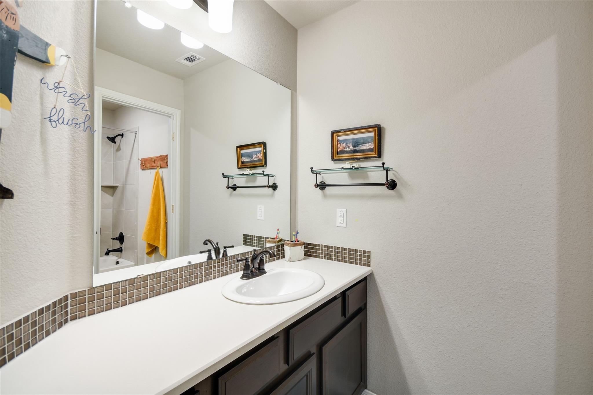 105 Potts St Property Photo 25