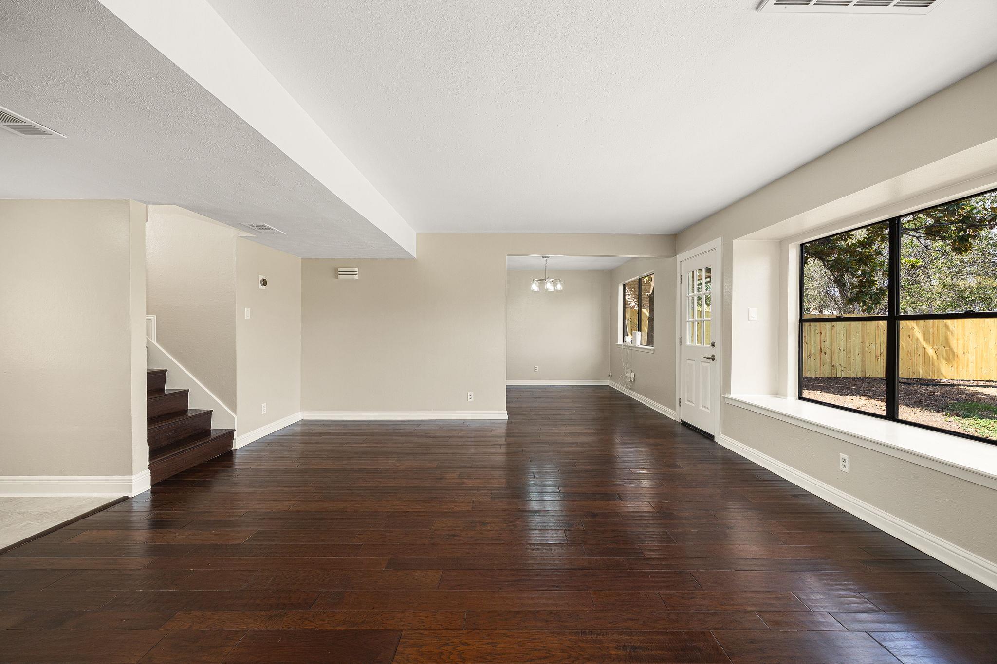 10408 Timbercrest Ln Property Photo 6