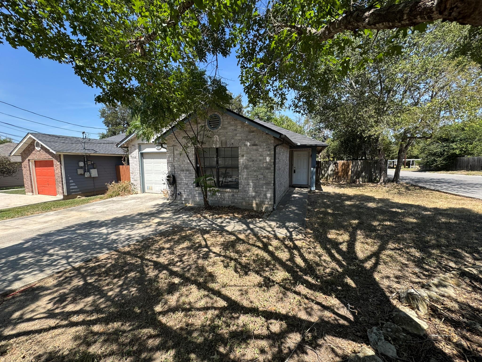 800 Oregon St Property Photo 1