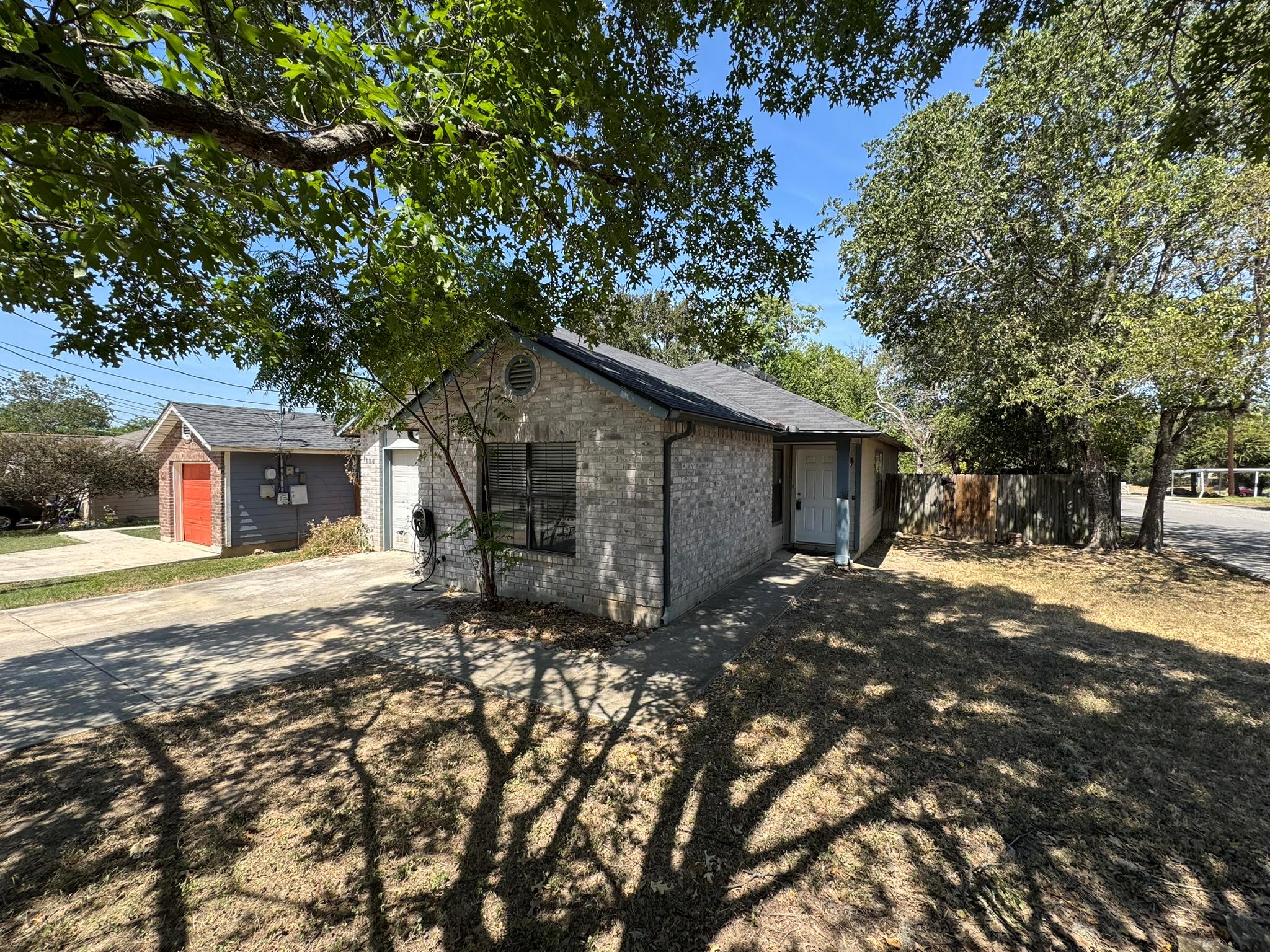 800 Oregon St Property Photo 3
