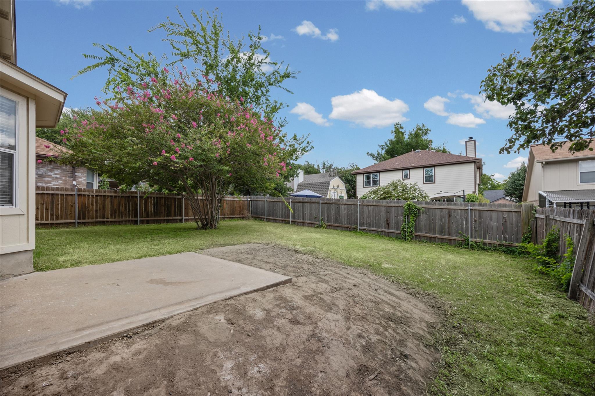 2432 Roundabout Ln Property Photo 21