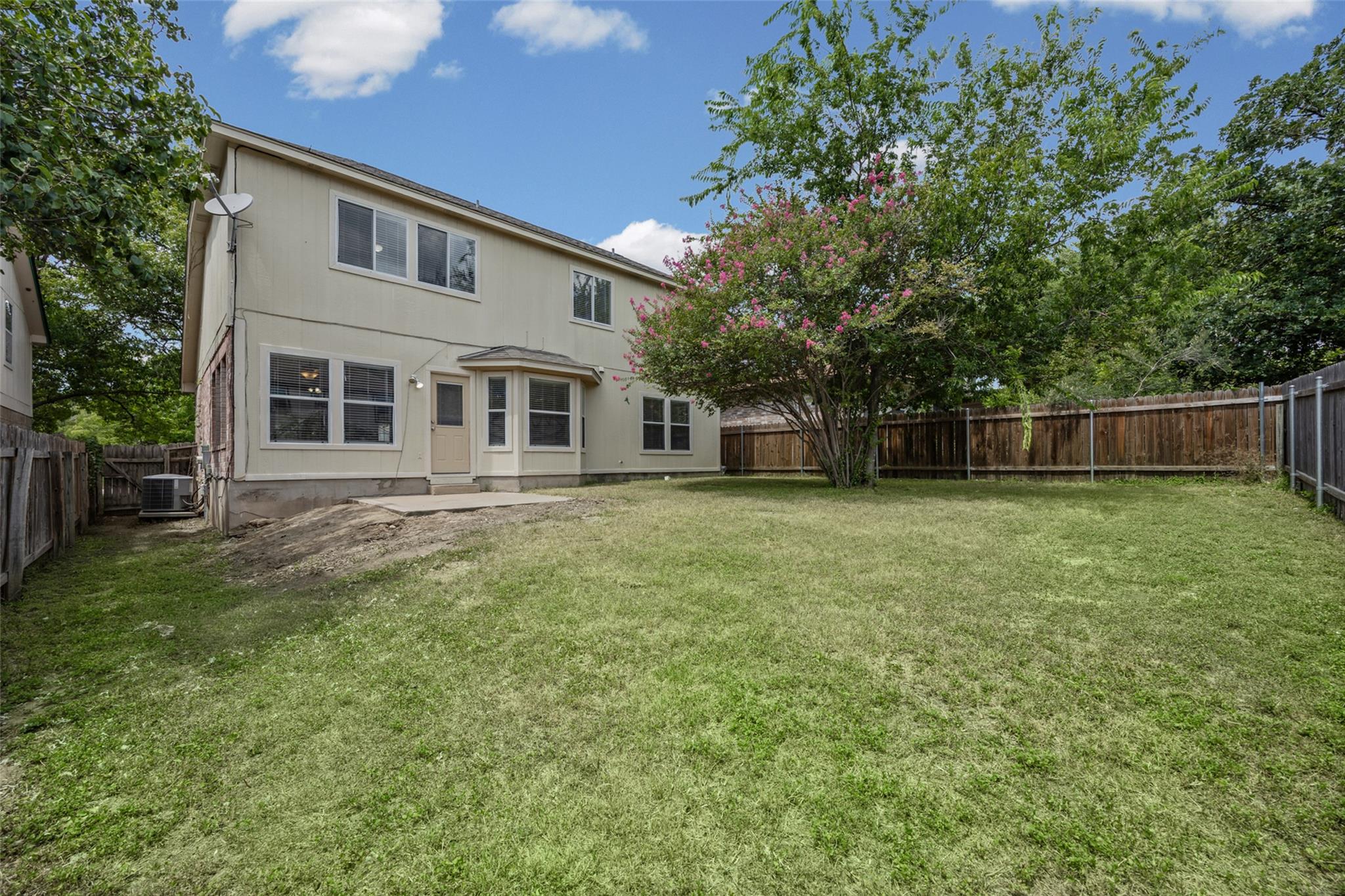 2432 Roundabout Ln Property Photo 22