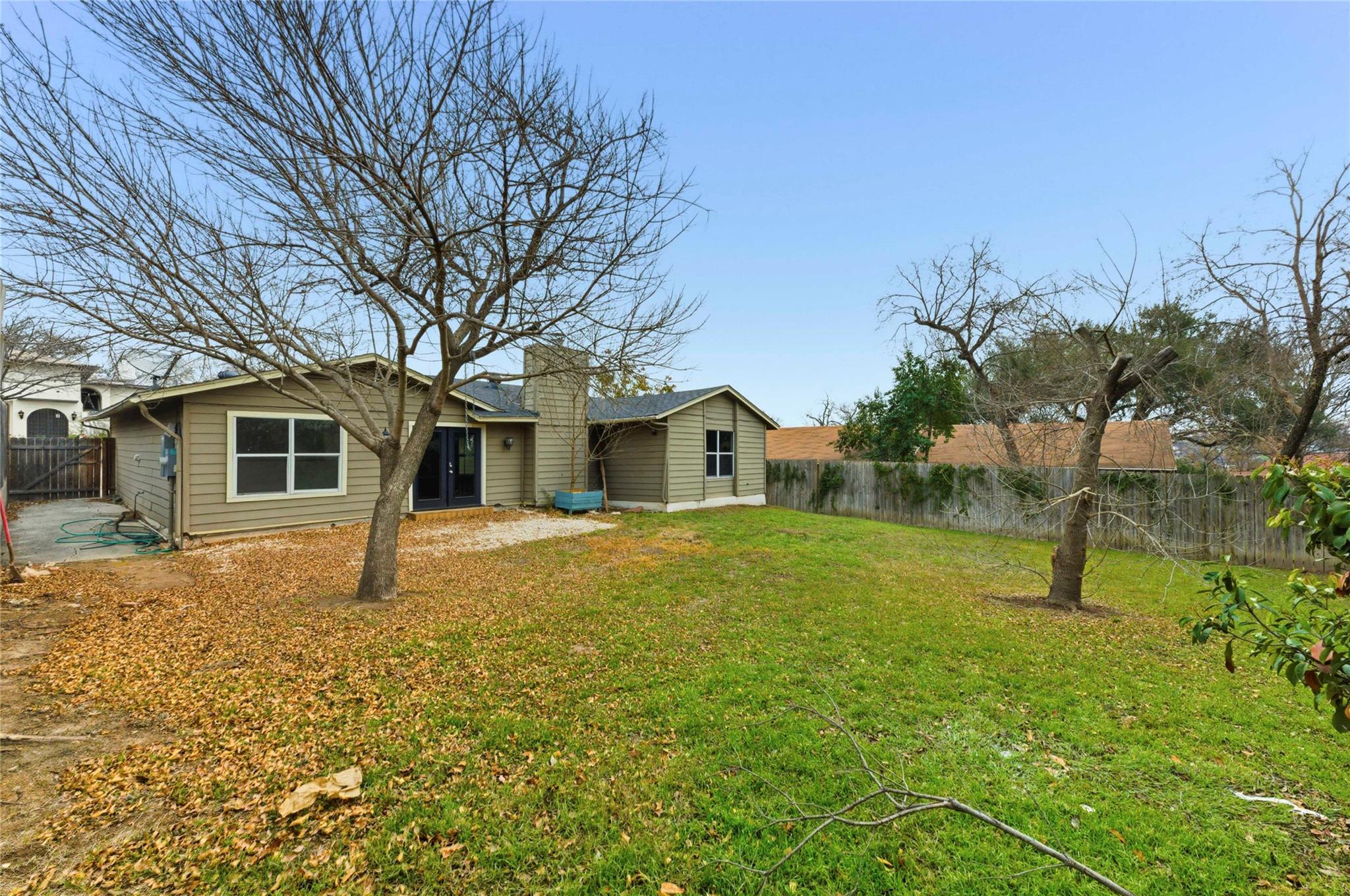 1909 Crooked Ln Property Photo 24