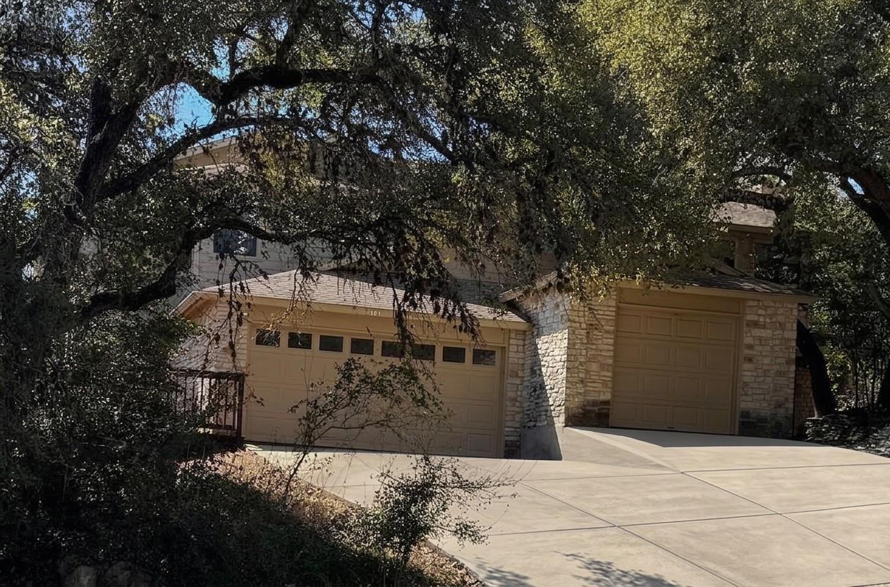 5101 Smokey Vly #A Property Photo 1