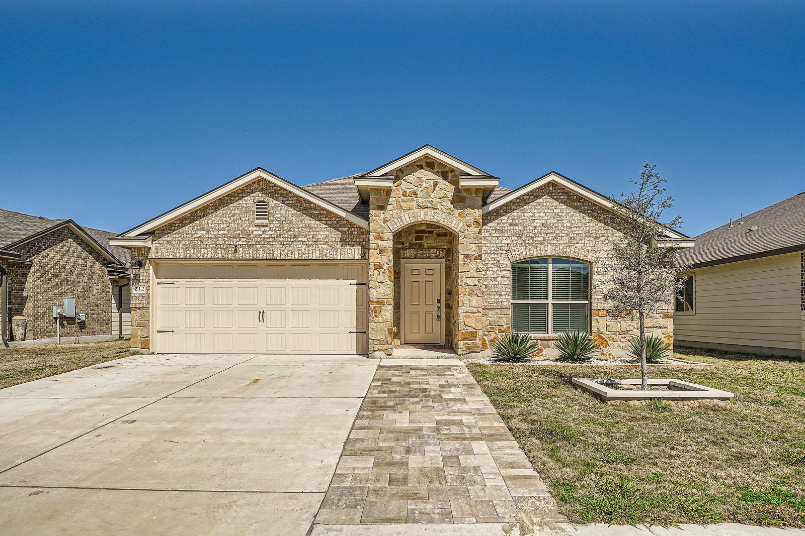 212 Nathaniel Dr Property Photo