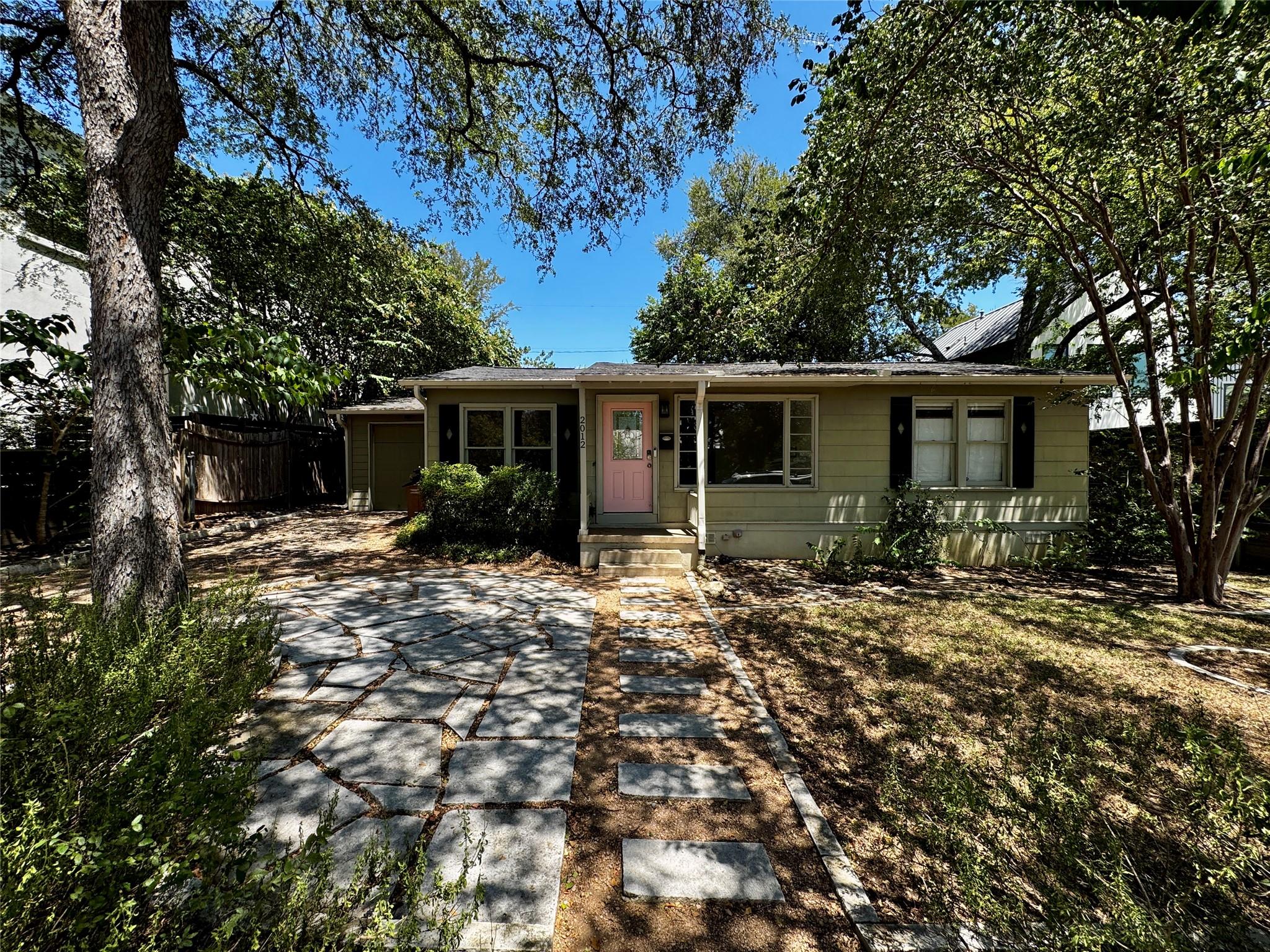 2012 De Verne St Property Photo 1