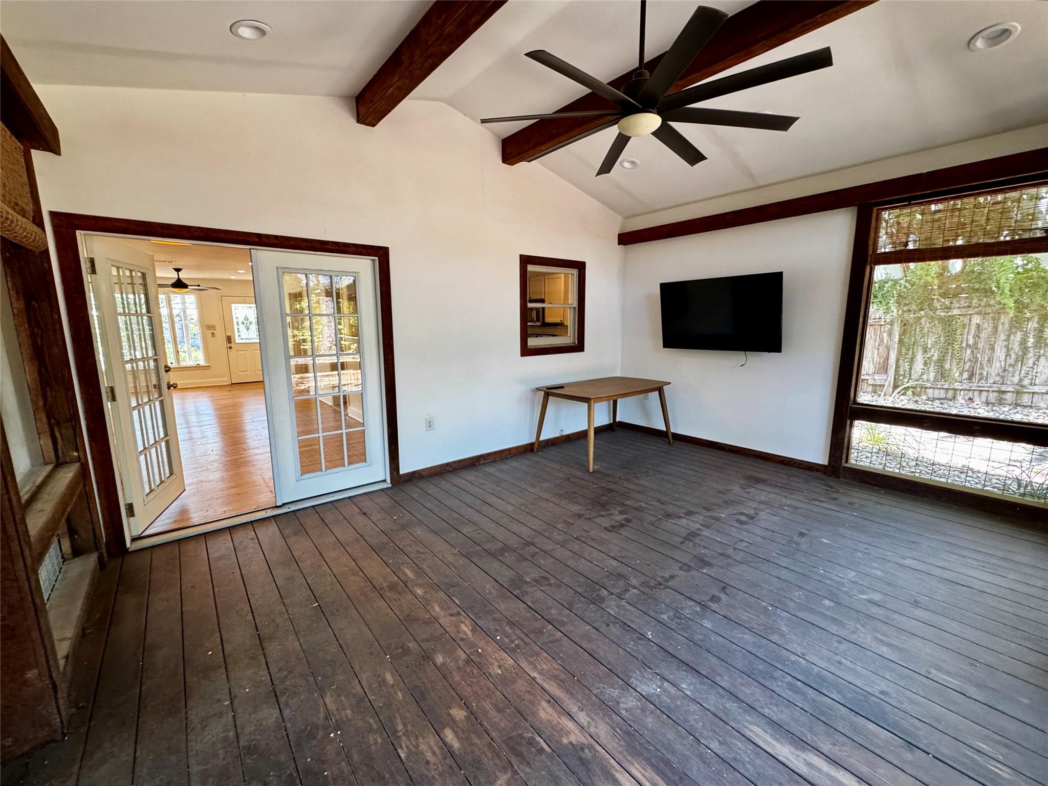 2012 De Verne St Property Photo 14