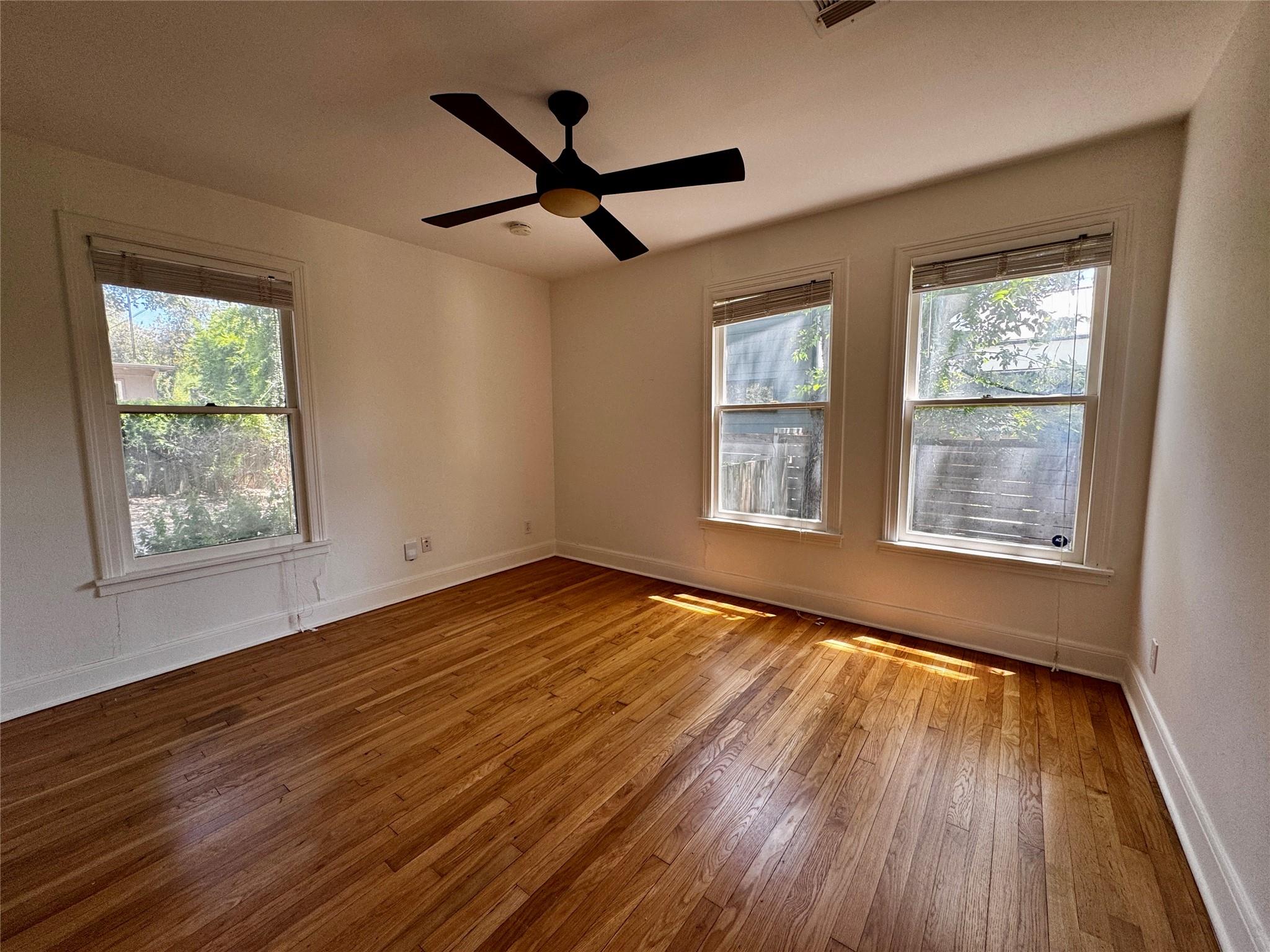 2012 De Verne St Property Photo 19
