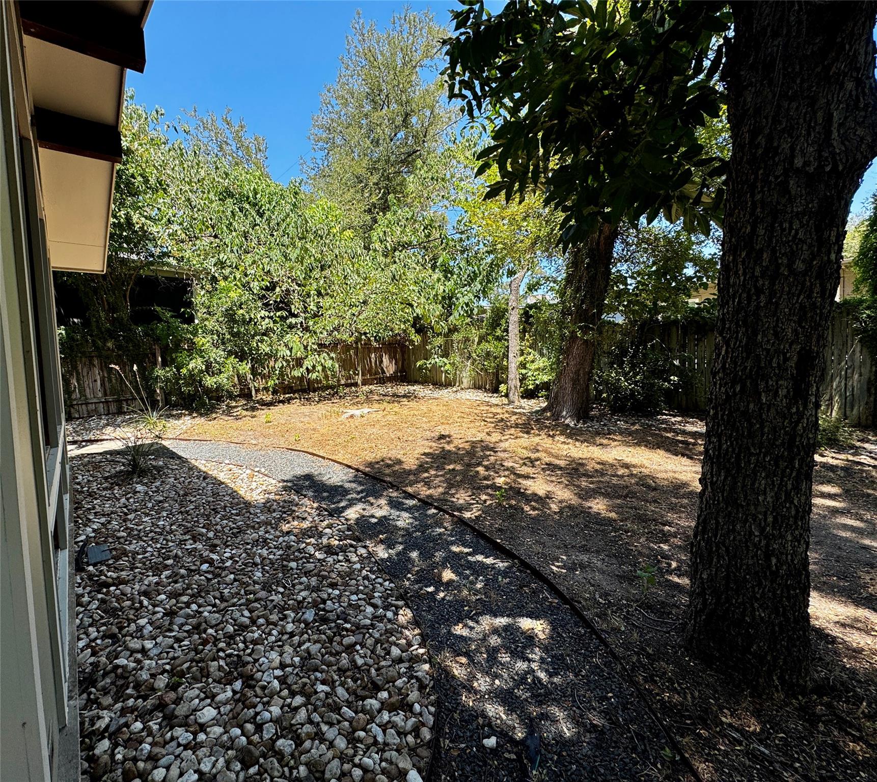2012 De Verne St Property Photo 21
