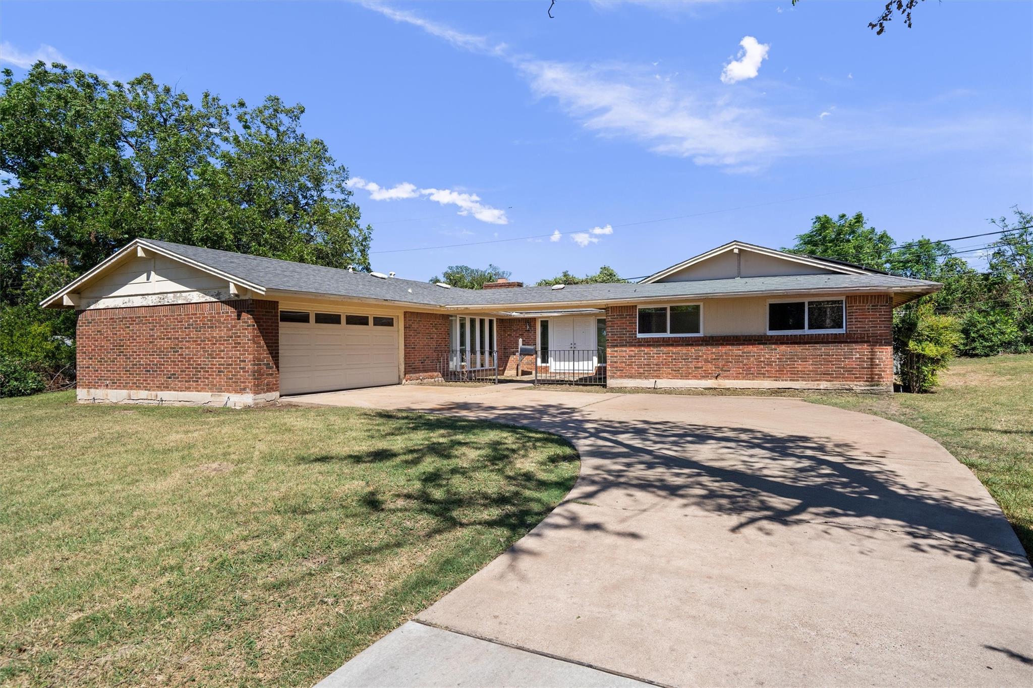 4505 Woodmoor Cir Property Photo 1