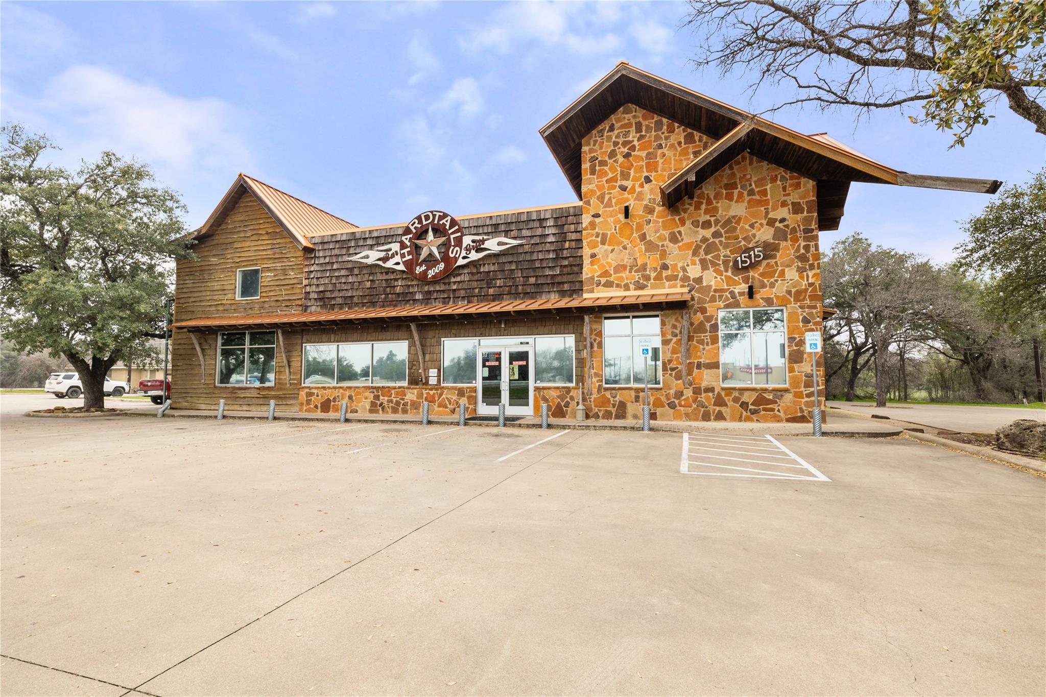 1515 N Ih 35 None Property Photo 2