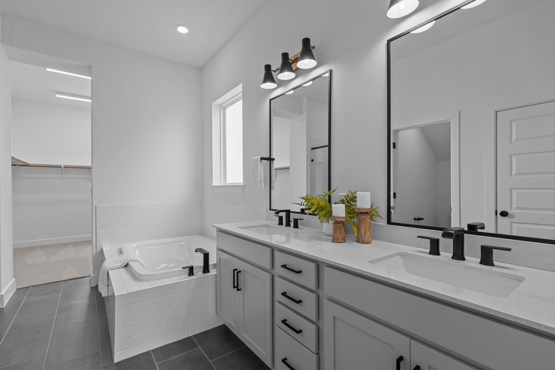 5904 Comanche Moon Trl Property Photo 9