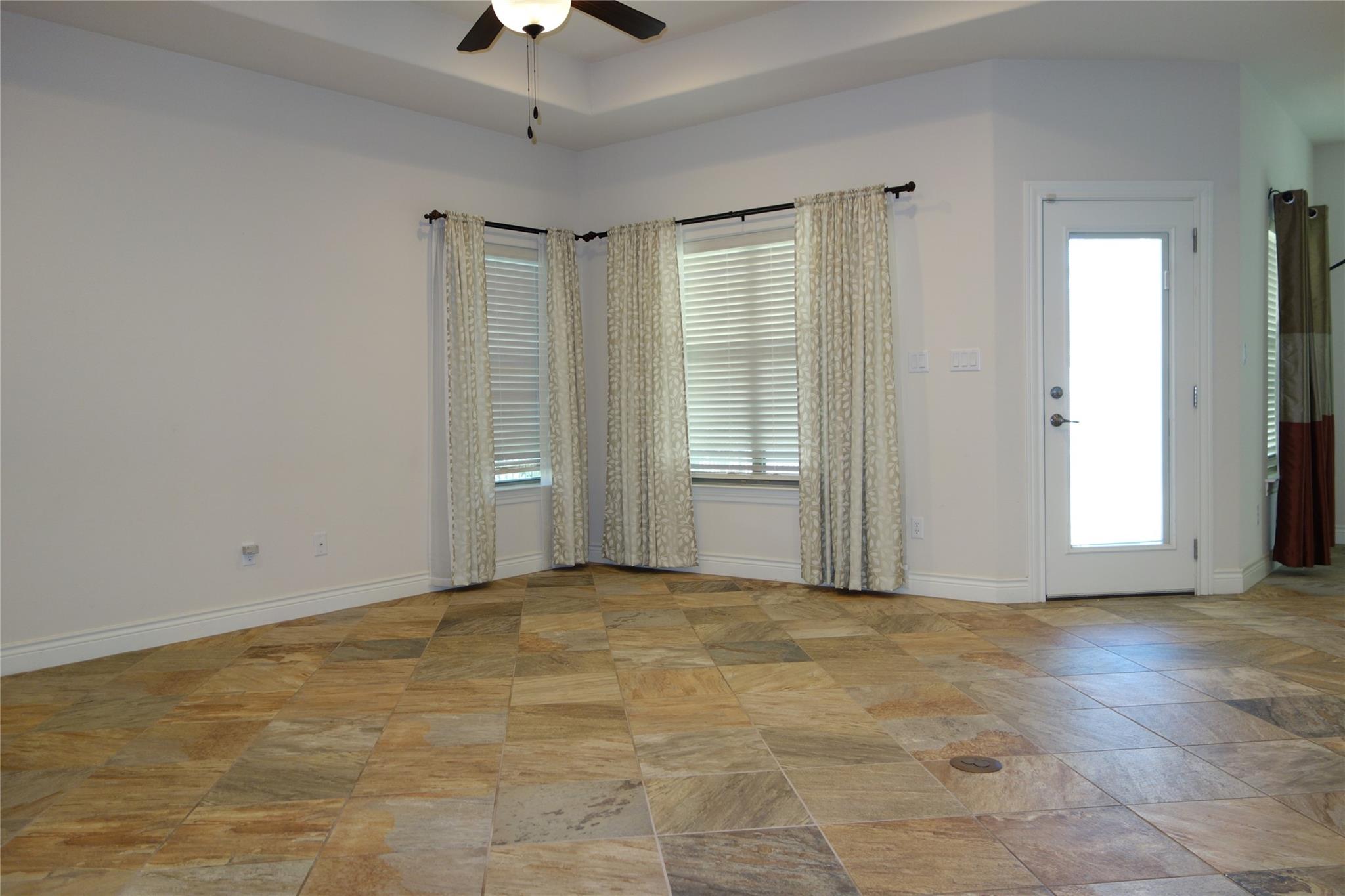 818 Caprock Canyon Trl Property Photo 5