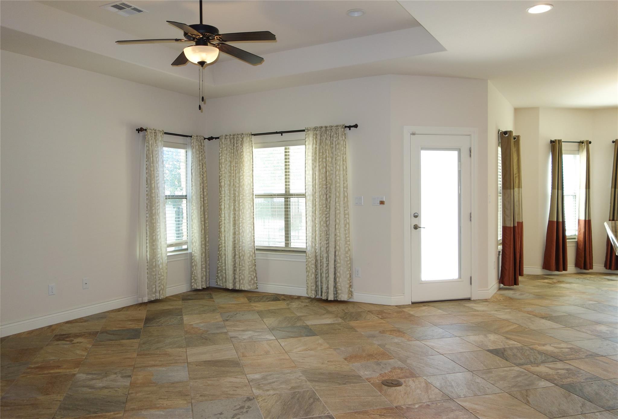 818 Caprock Canyon Trl Property Photo 6
