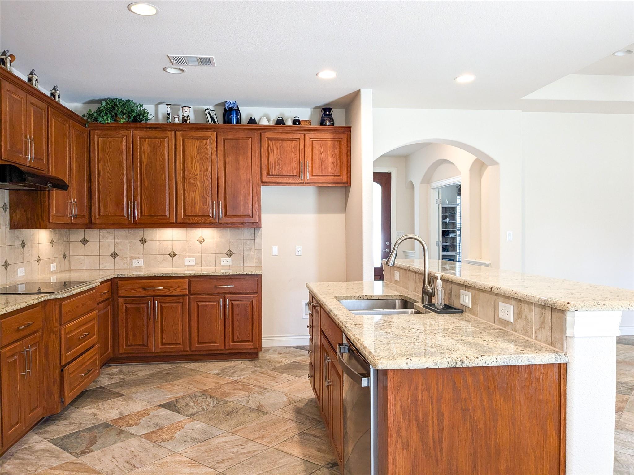 818 Caprock Canyon Trl Property Photo 8