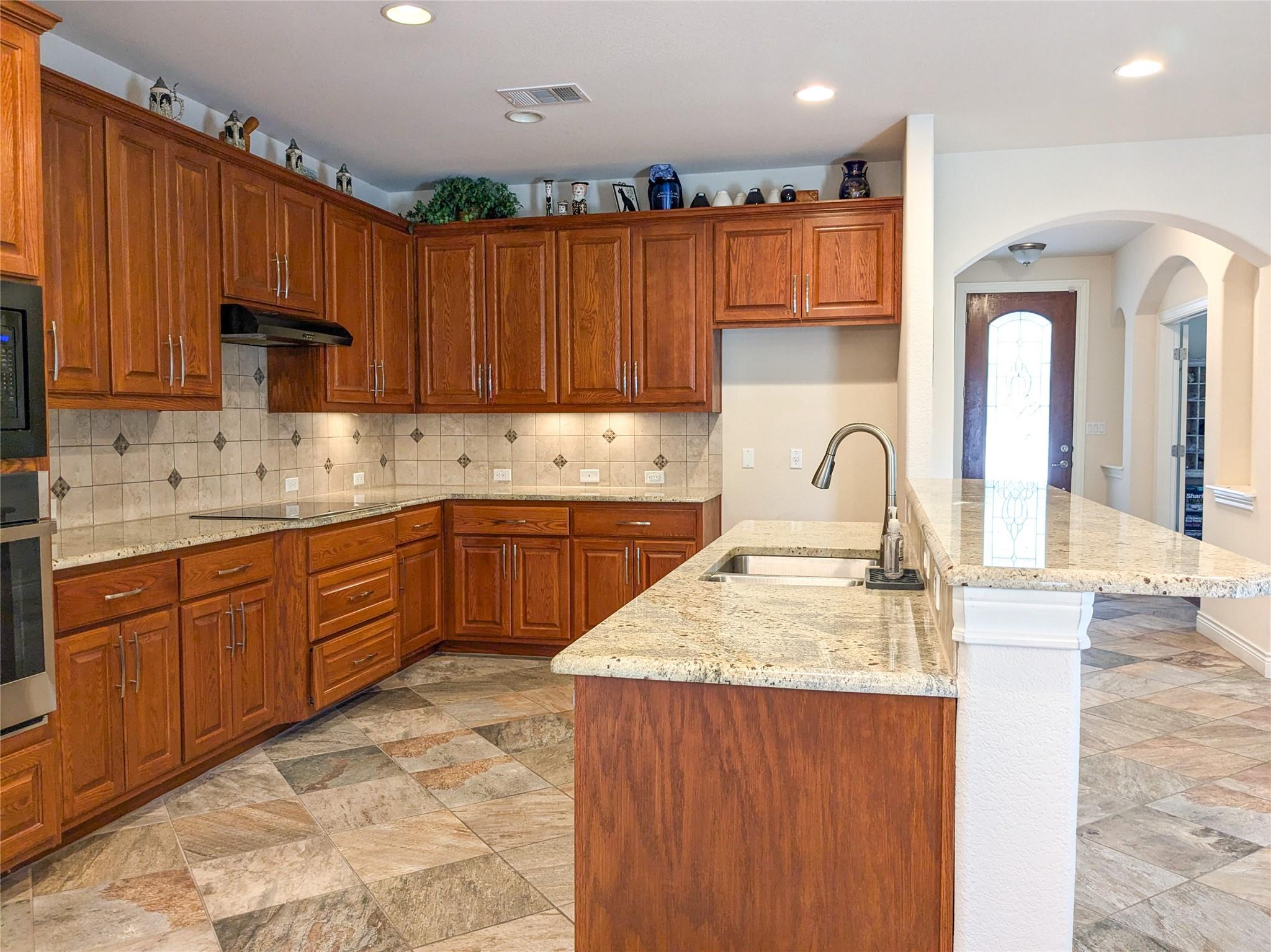 818 Caprock Canyon Trl Property Photo 9