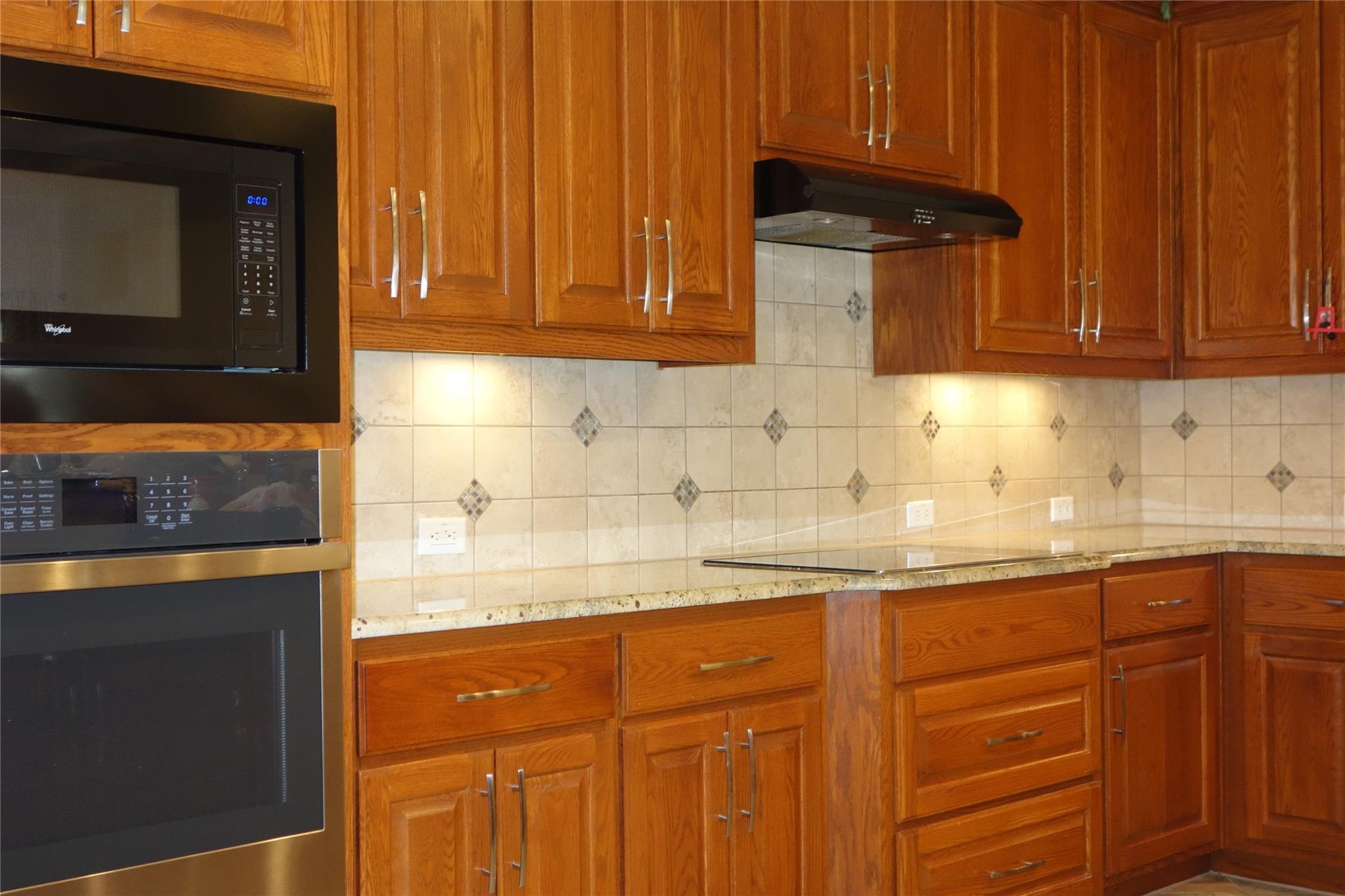 818 Caprock Canyon Trl Property Photo 10