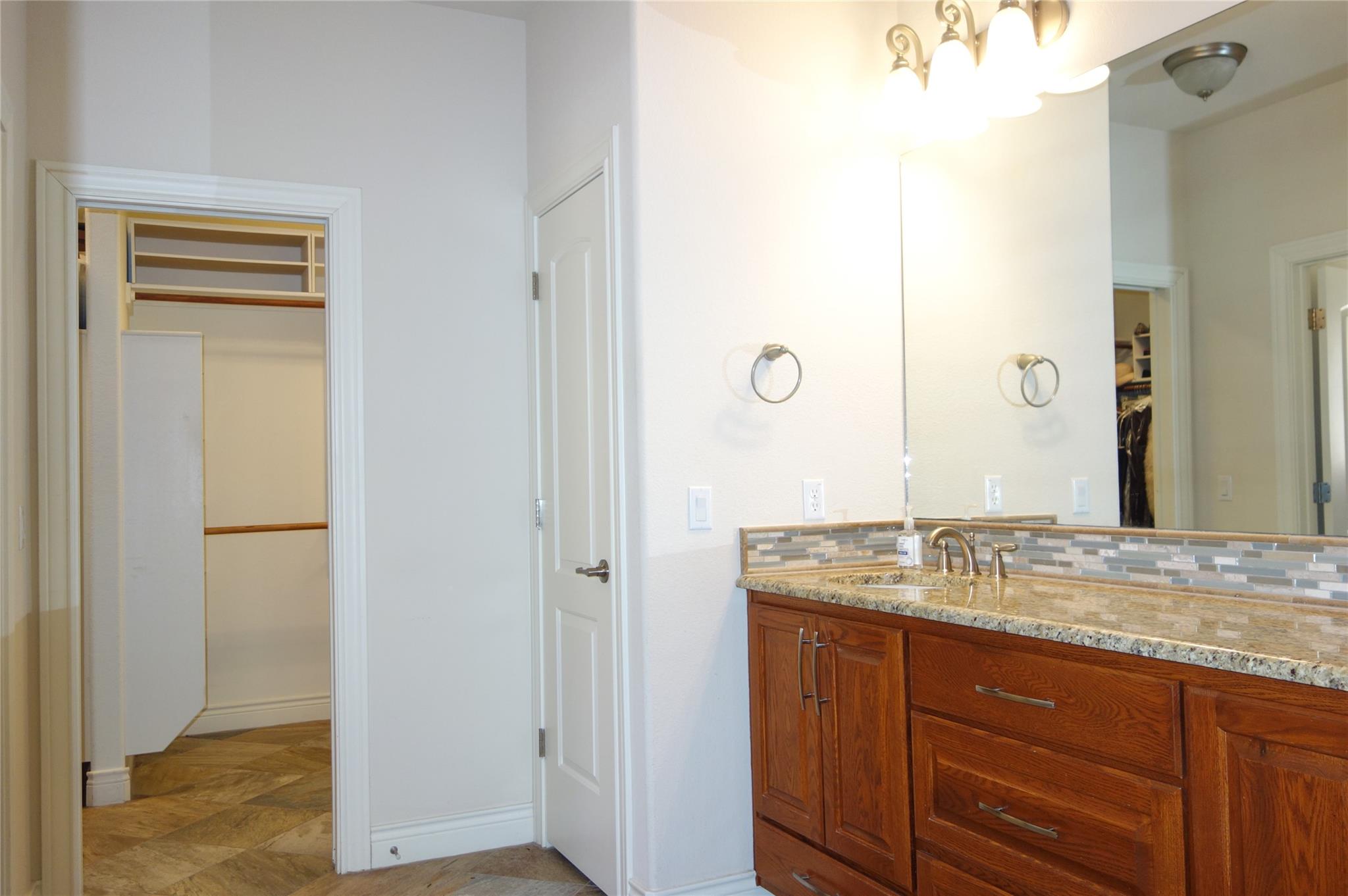 818 Caprock Canyon Trl Property Photo 24