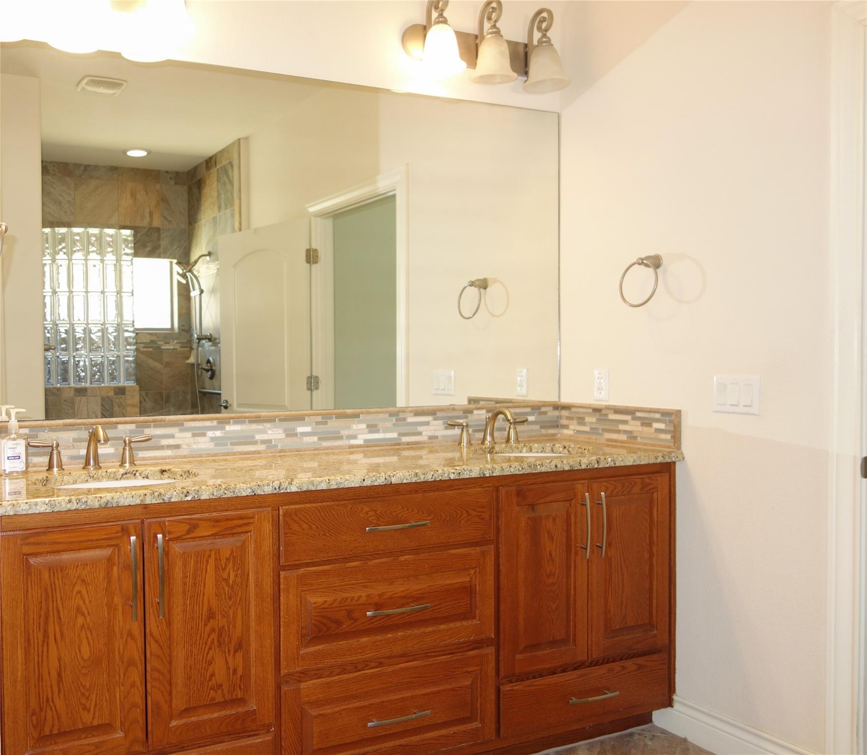 818 Caprock Canyon Trl Property Photo 25