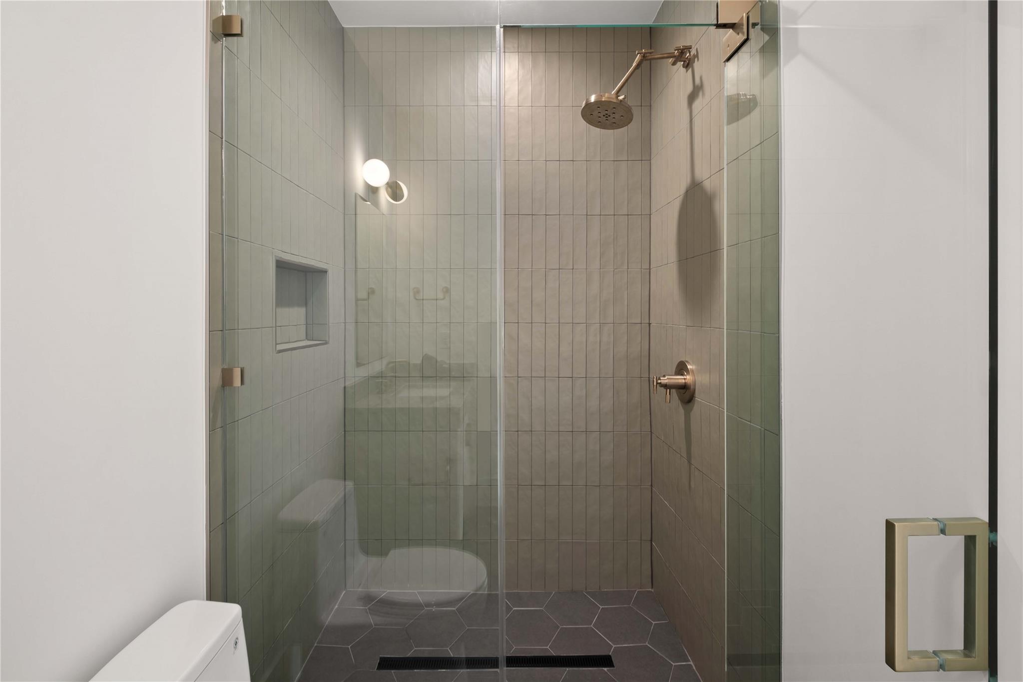 2401 Oakhaven Cir Property Photo 29