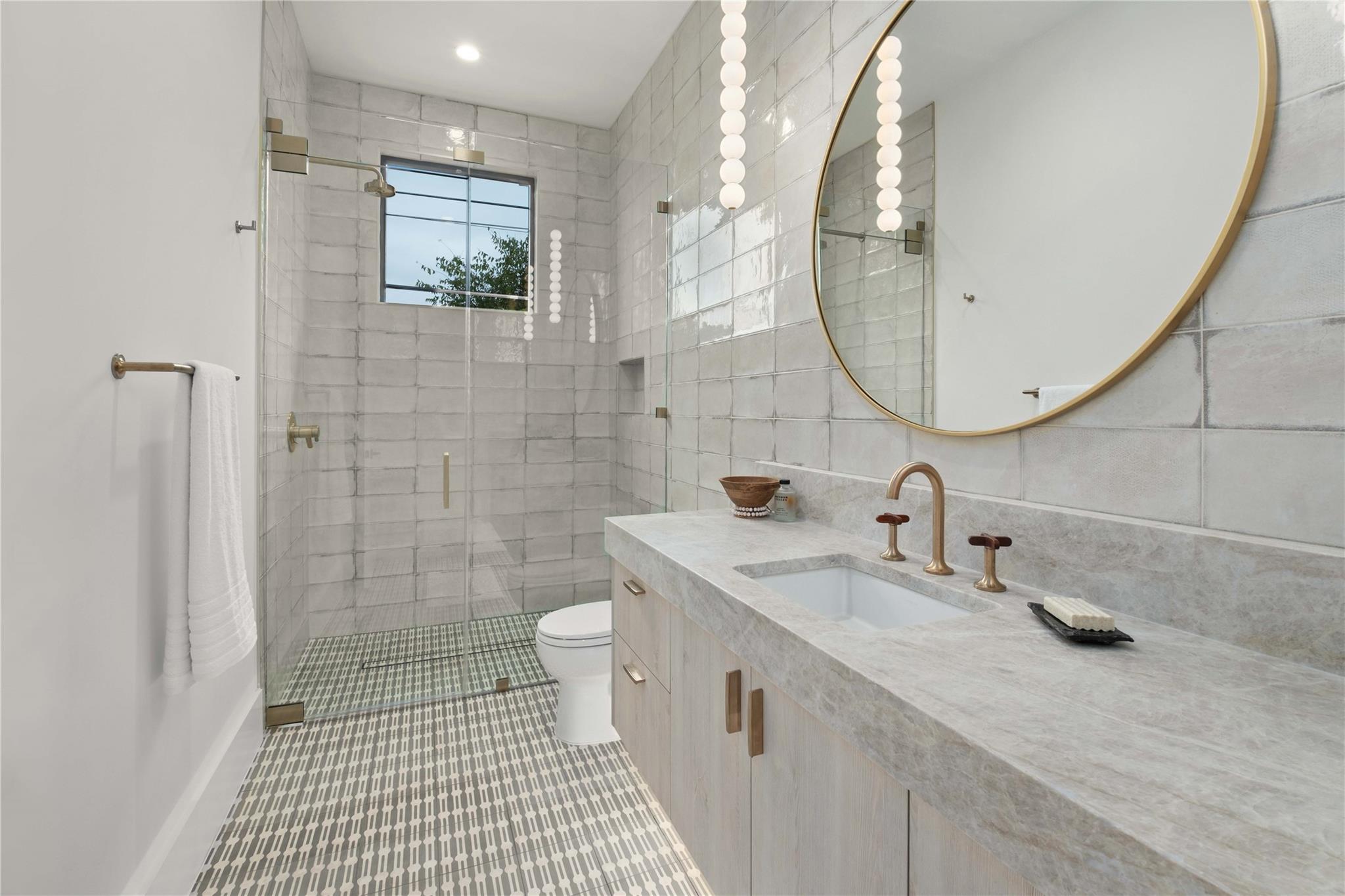 2401 Oakhaven Cir Property Photo 33