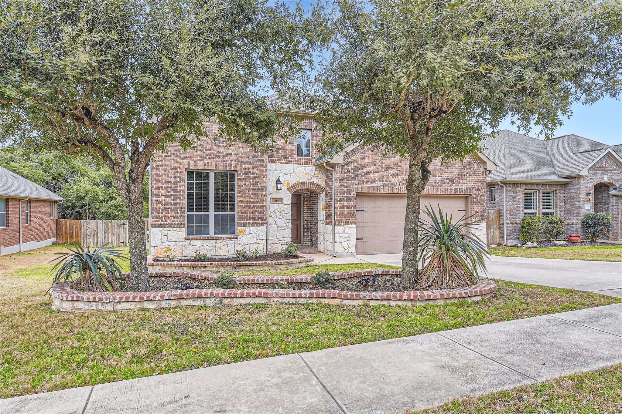 519 Catalina Ln Property Photo