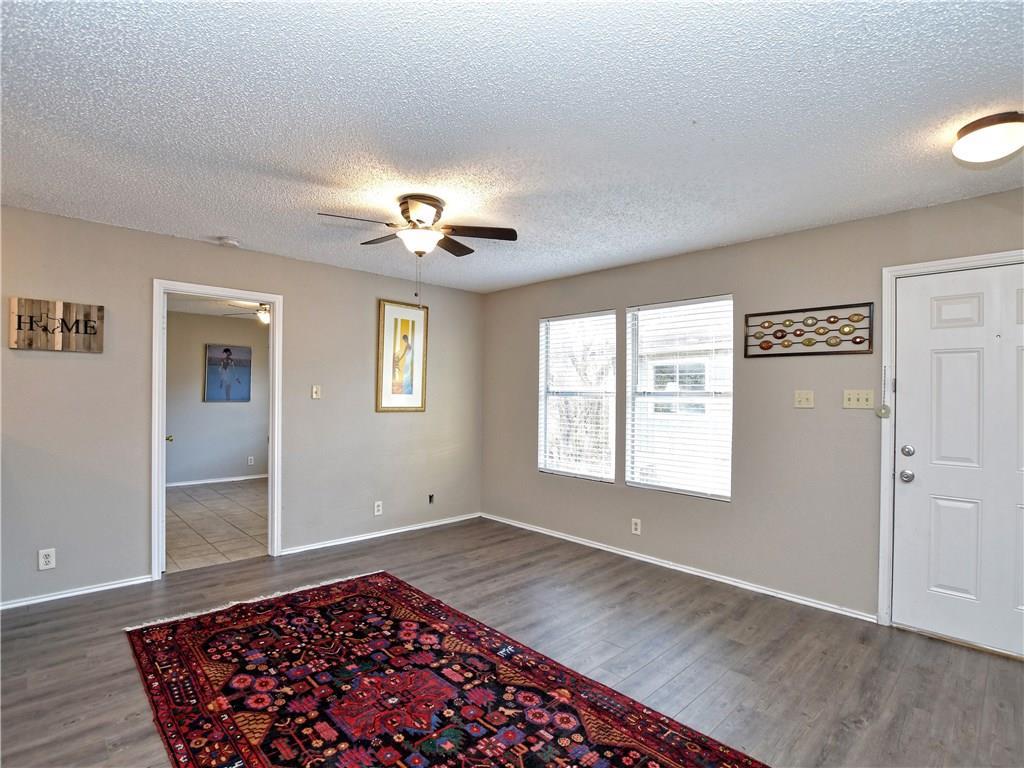 5401 Spring Meadow Rd #b Property Photo 2