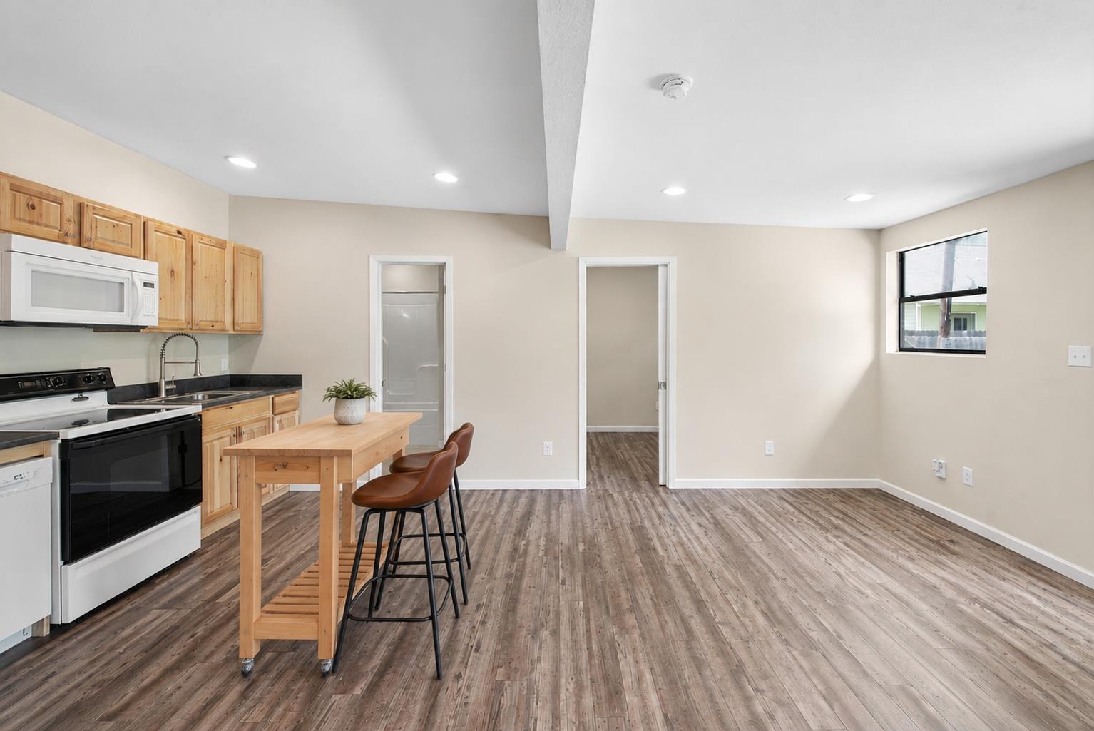 904 Philco Dr #b Property Photo 3