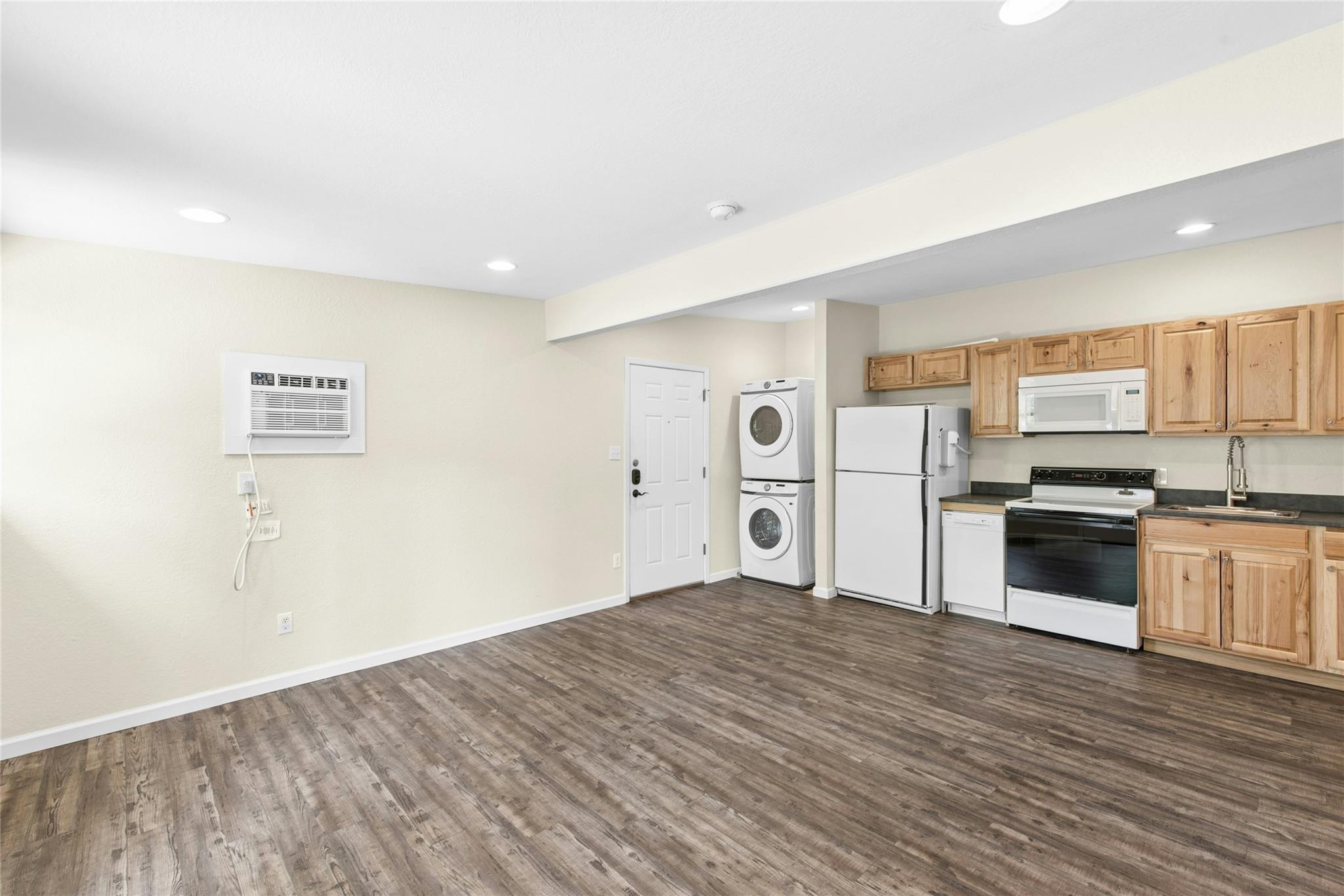 904 Philco Dr #b Property Photo 7