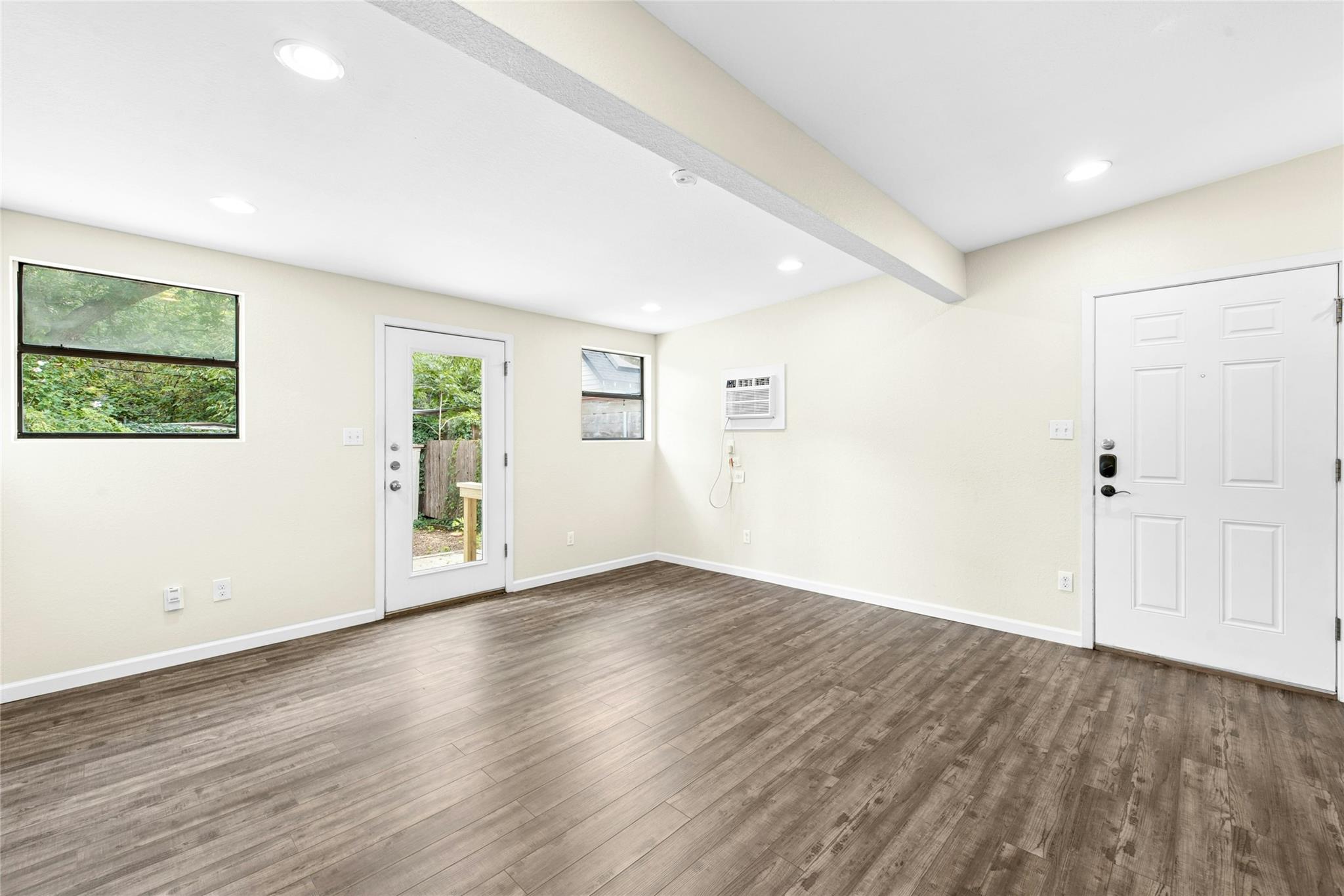 904 Philco Dr #b Property Photo 8