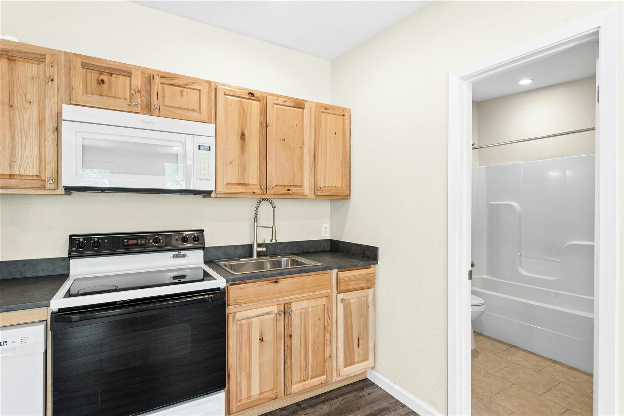 904 Philco Dr #b Property Photo 13
