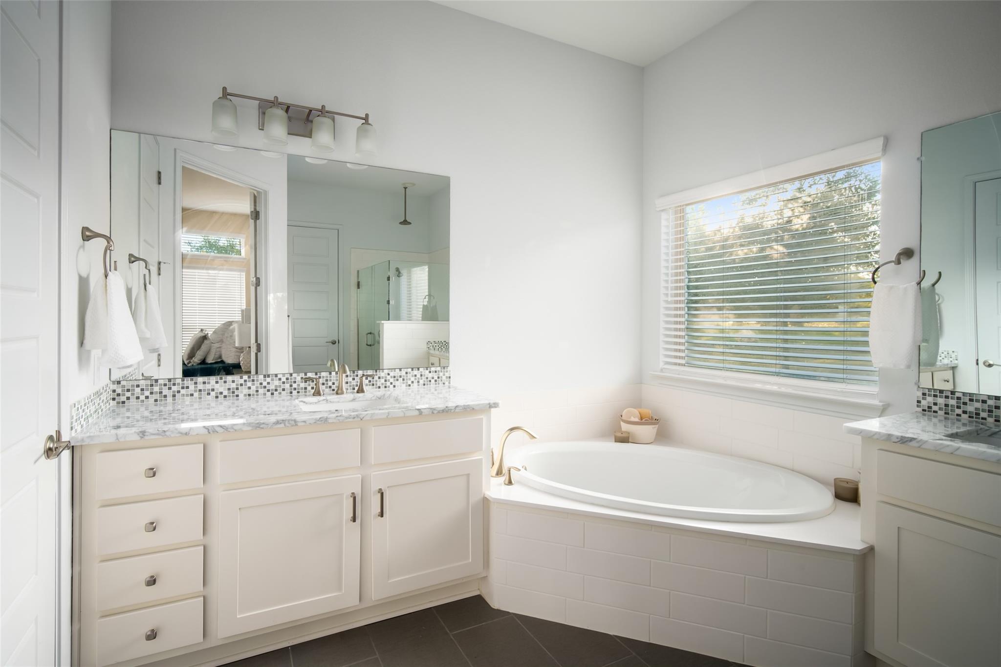 1421 Nature View Loop Property Photo 15