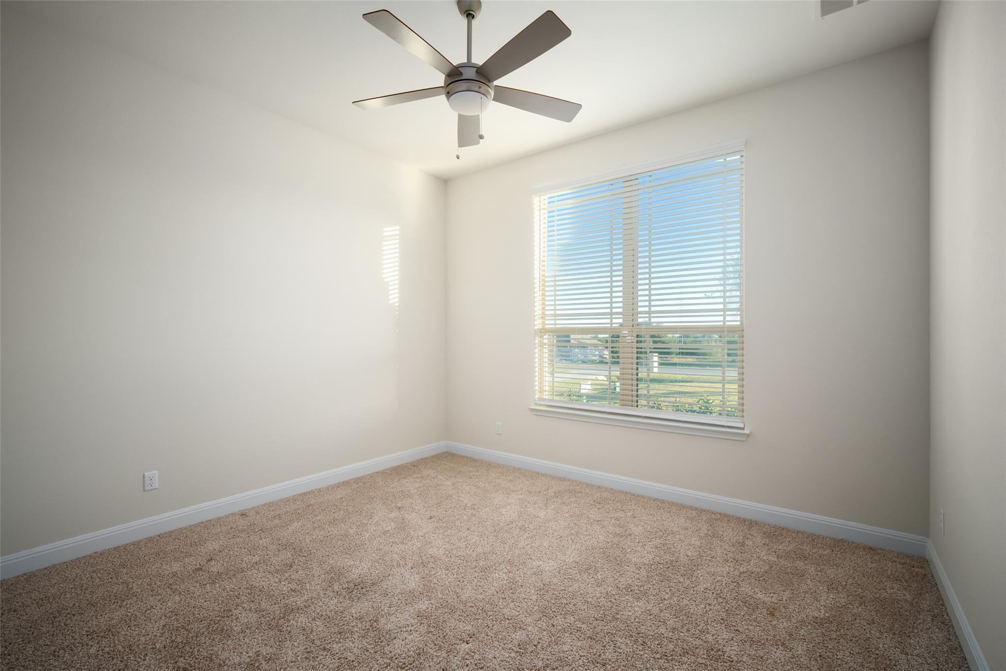 1421 Nature View Loop Property Photo 23