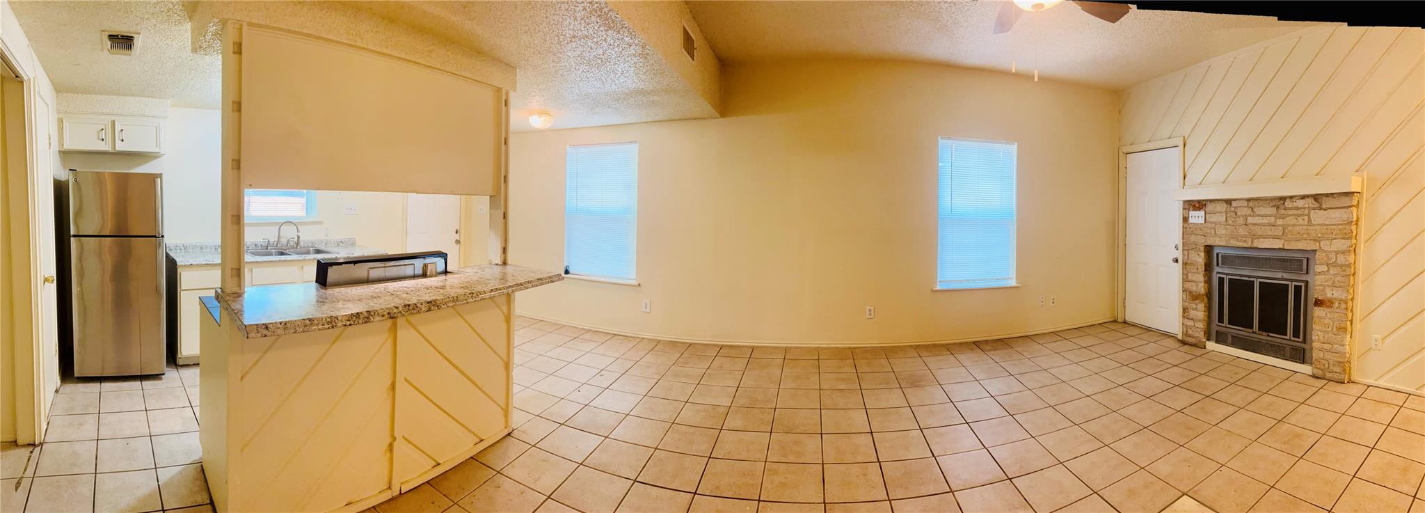 1206 Tartan Ln #b Property Photo 4