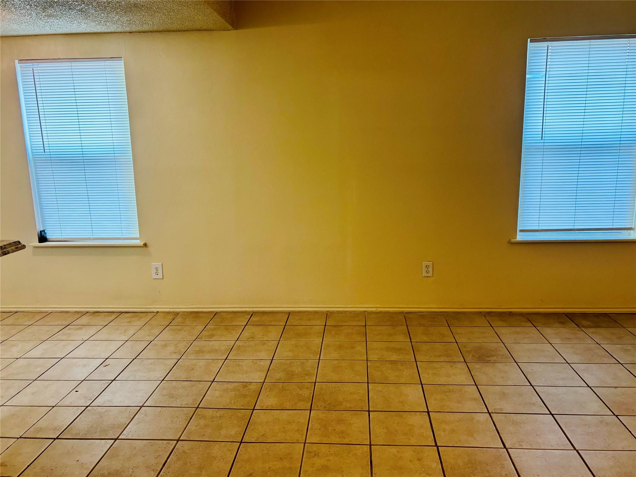 1206 Tartan Ln #b Property Photo 6