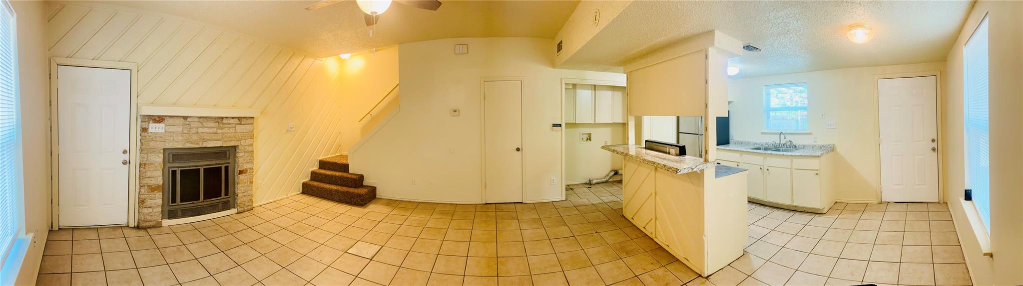 1206 Tartan Ln #b Property Photo 7