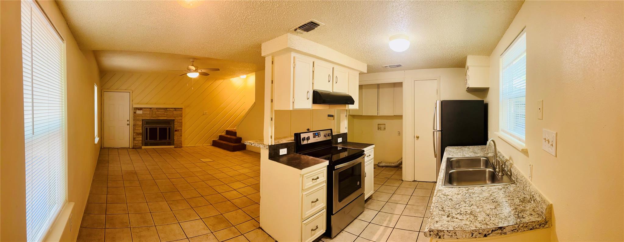 1206 Tartan Ln #b Property Photo 8