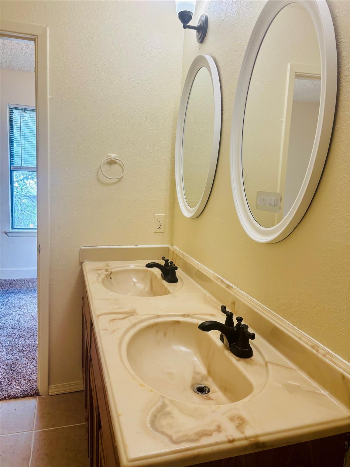 1206 Tartan Ln #b Property Photo 26