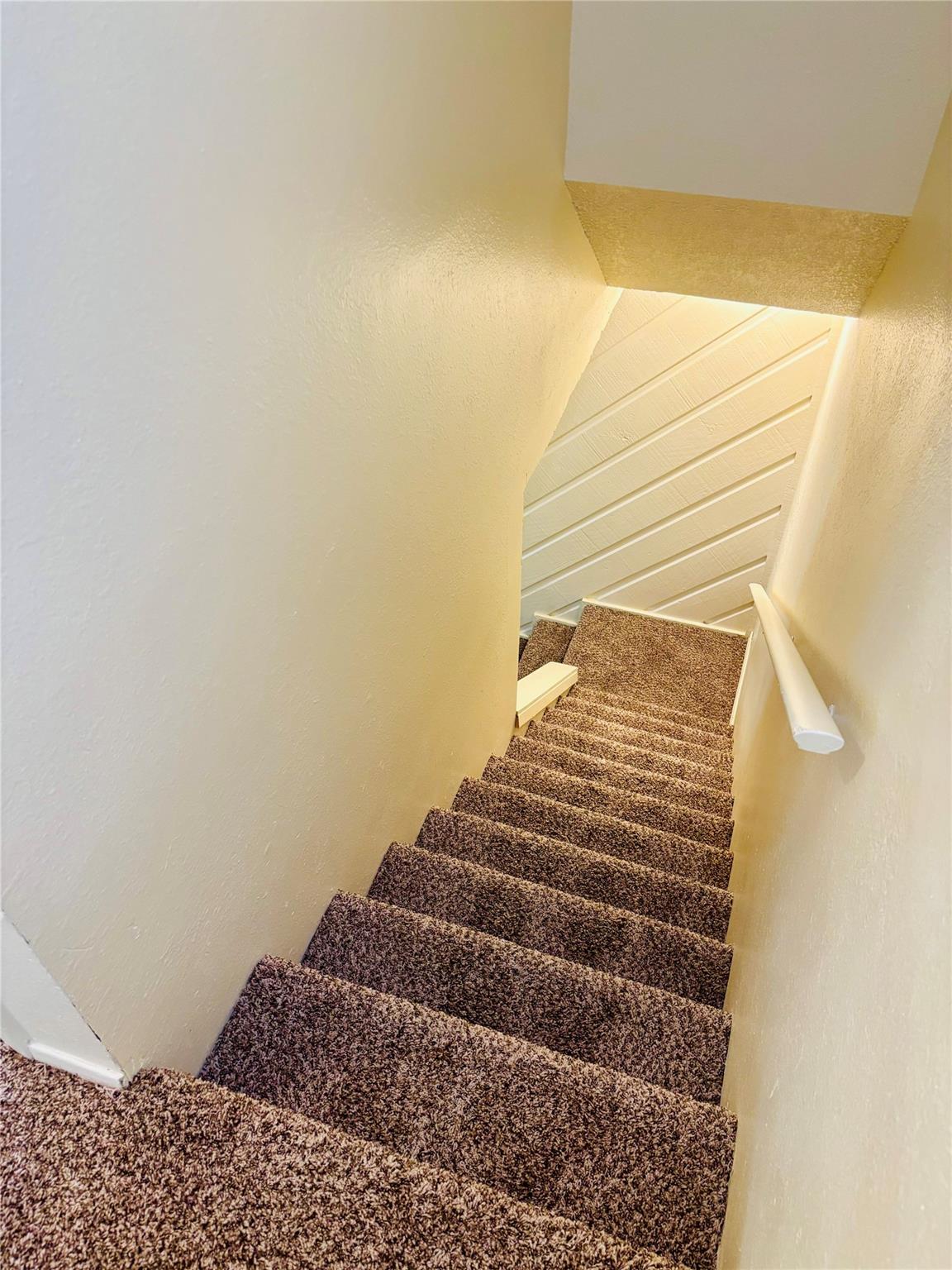 1206 Tartan Ln #b Property Photo 27