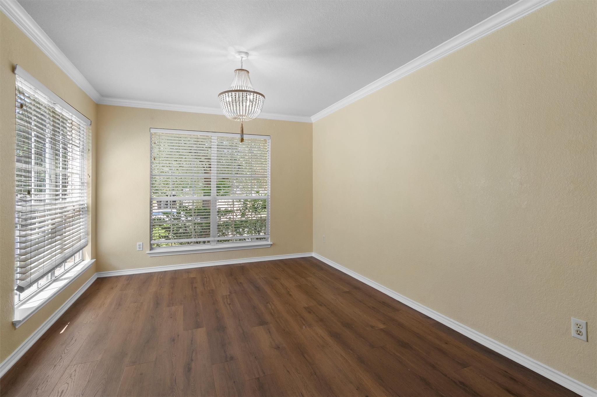 8336 Alvin High Ln Property Photo 4