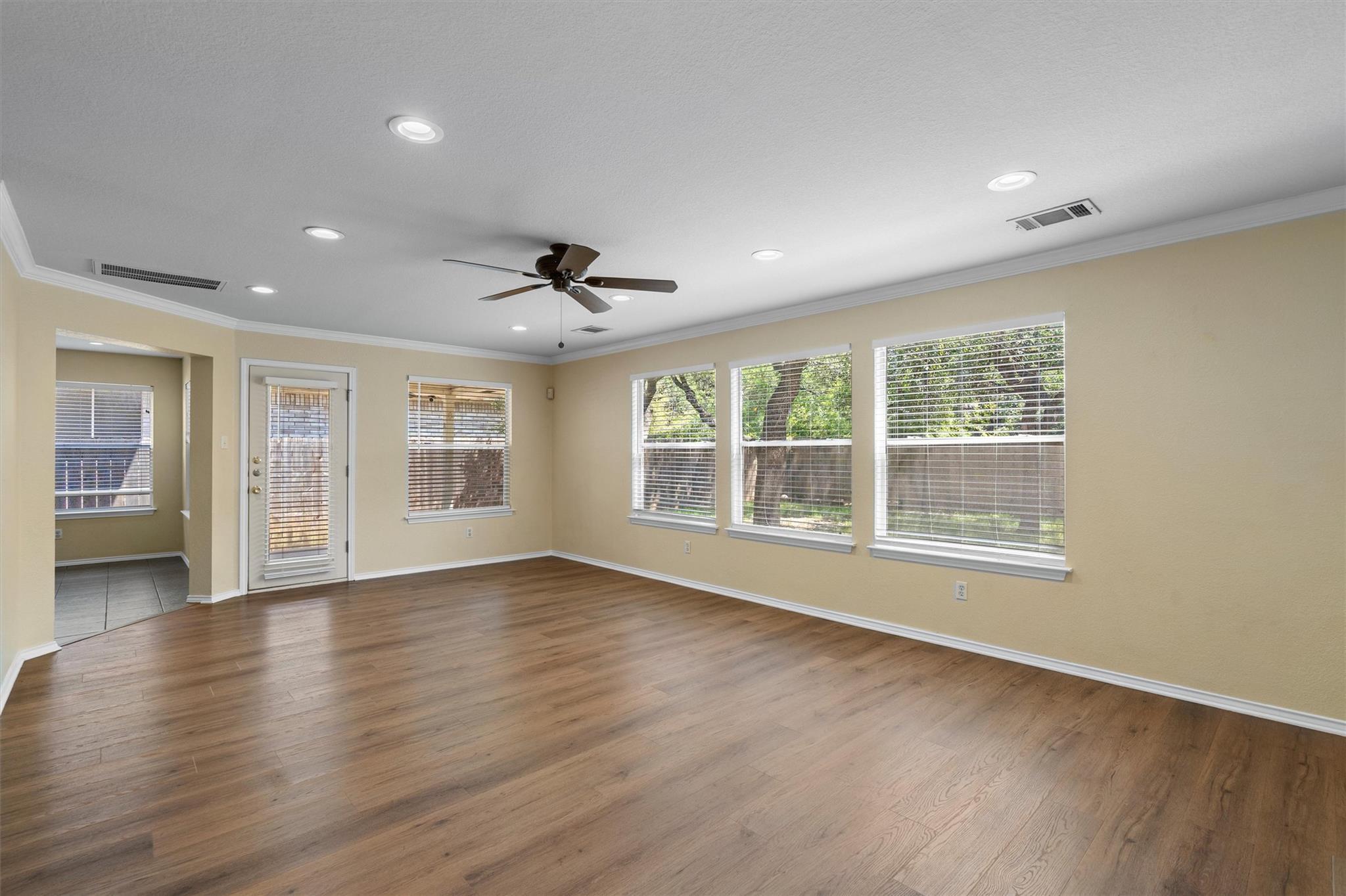 8336 Alvin High Ln Property Photo 6